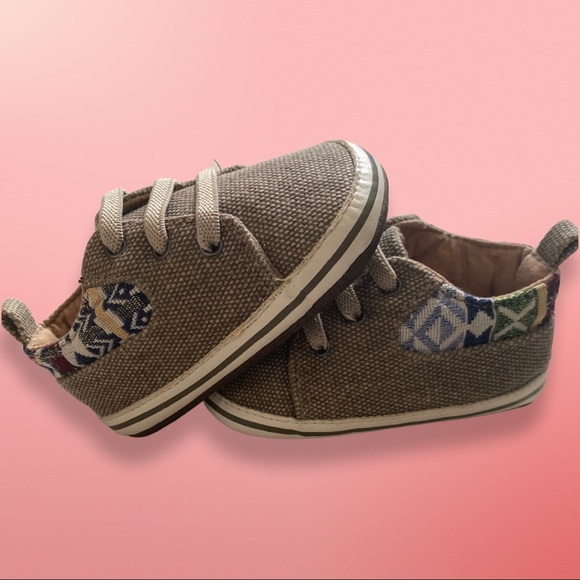 Aztec baby bundle~ plus bonus items 6m-9m - Picture 15 of 15